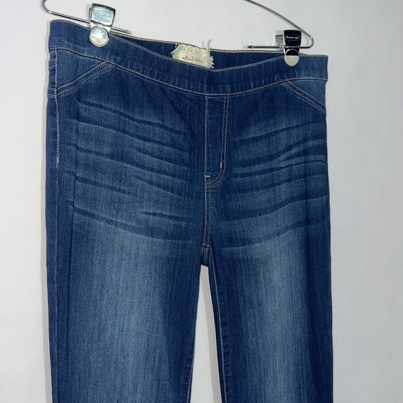 ALTAR'D STATE Woman's Large Pull on Soft Flared Jeggings Mid Wash Stretchy - Picture 2 of 14